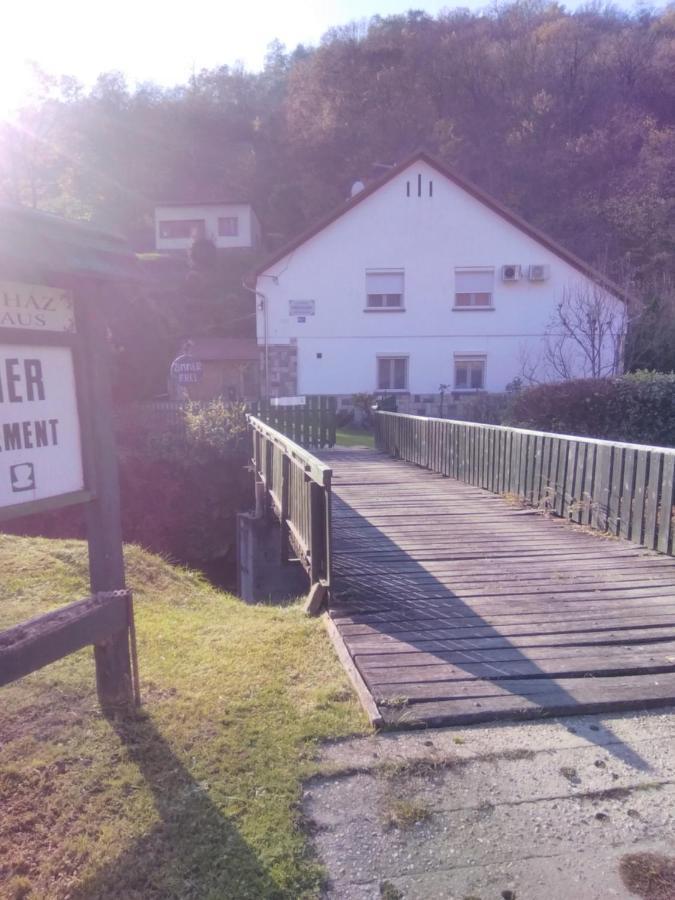 Pereszlenyi Vendeghaz Hotel Visegrad Bagian luar foto