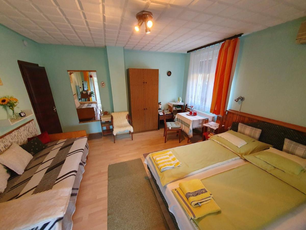 Pereszlenyi Vendeghaz Hotel Visegrad Bagian luar foto